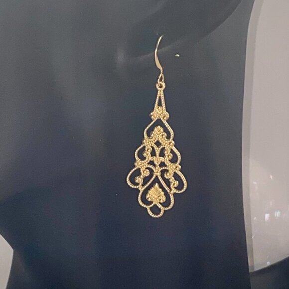 ❤️ Gold Brass Filigree Earrings - Picture 2 of 5